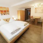 Haus Tobias Apartman *